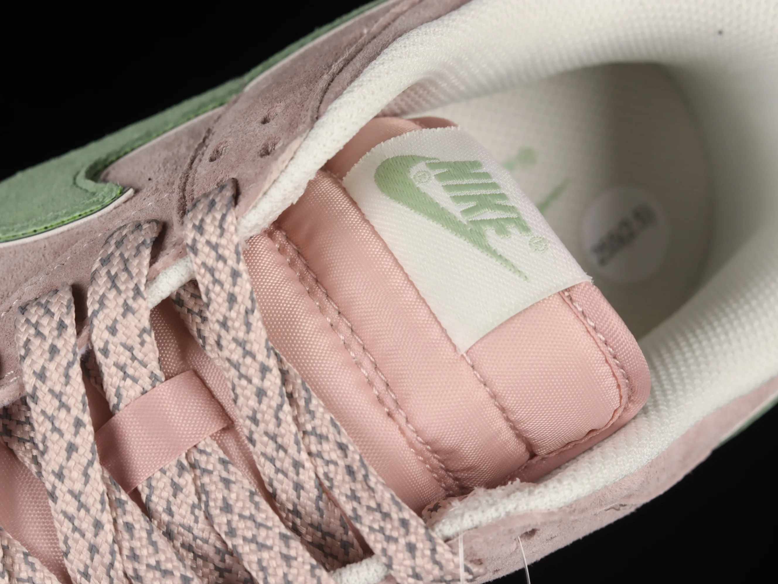 All Categories Nk SB Dunk Series Nk SB Dunk Low Low-top sneakers Otomo Katsuhiro x Nk SB Dunk Low "Steamboy OST" Creative customization collaboration Otomo Katsuhiro co-branded SB low-top sports casual sneakers ST1391-207